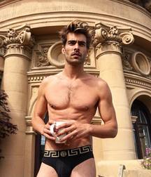 Boys in Versace underwear. 5ae78e4e68dfb.jpg