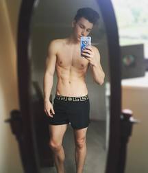 Boys in Versace underwear. 5ae78e745df01.jpg