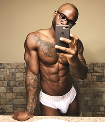 Boys in Versace underwear. 5ae78e807add4.jpg