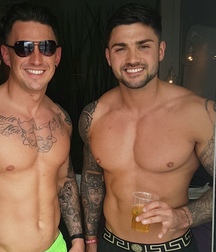 Boys in Versace underwear. 5ae78e826d6aa.jpg