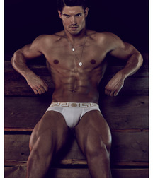 Boys in Versace underwear. 5ae78eac81a29.jpg