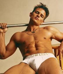 Boys in Versace underwear. 5ae78ebf1dd35.jpg