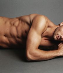 Boys in Versace underwear. 5ae78ec5703c8.jpg
