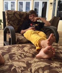 Feet 2 56ea838112b0c.jpg