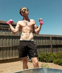 Hot stuff aka Wish I was there 571ccce674f65.jpg