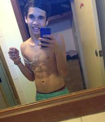 Aussie Boys 5a4abb91b7223.jpg