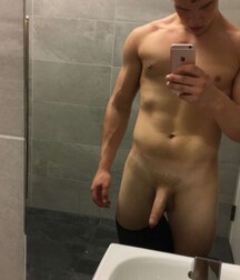 Boys nude selfie boys porn 5ecf72a05562c.jpeg