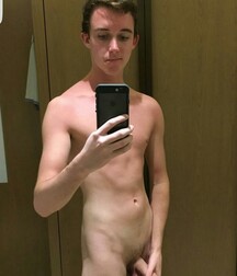 Boys nude selfie boys porn 5ecf72af09eec.jpeg