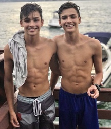 Beautiful boys gay tube mix teen selfies 5f6c4ee47dbff.jpeg