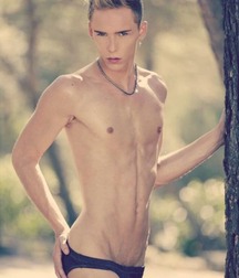 Unmistakable Kris 56f9a8d47f967.jpg