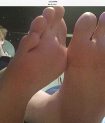 Feet1 5bb68ffd40a4b.jpeg