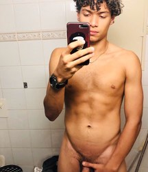 More boys 5de2c114bbdec.jpg