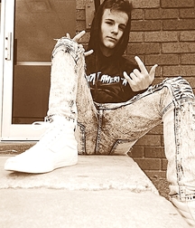 Hotties 5ae3d13457f7a.jpg