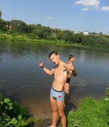 shirtless boys from the net 001 58537943be42d.jpg