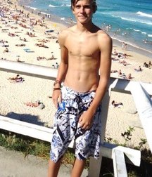 shirtless boys from the net 001 58537948a658b.jpg