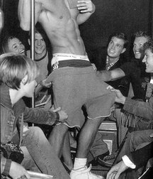 shirtless boys from the net 001 5853794b9eabc.jpg
