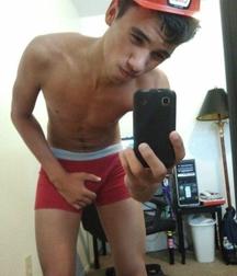 shirtless boys from the net 002 586576248ee9b.jpg