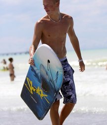 shirtless boys from the net 002 5865764b5b410.jpg