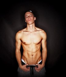 shirtless boys from the net 002 586576c48c480.jpg