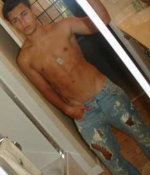 shirtless boys from the net 002 586576eb3fda0.jpg