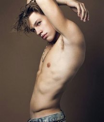 shirtless boys from the net 002 586576f3637d6.jpg