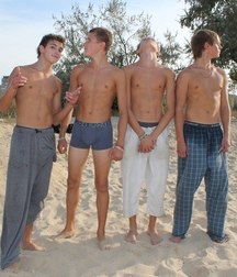 shirtless boys from the net 002 5865771e6401a.jpg