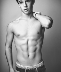 shirtless boys from the net 002 586577753d620.jpg