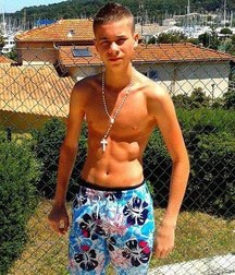 shirtless boys from the net 002 586577db10be0.jpg