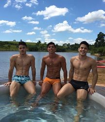 shirtless boys from the net 002 586578649a4ca.jpg