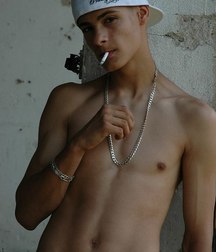 shirtless boys from the net 002 586578688d216.jpg