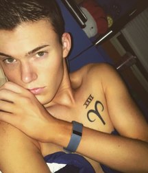 shirtless boys from the net 002 5865787ceef26.jpg