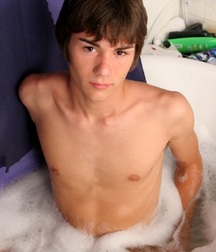 Bath Time for Damien 59416314a021f.jpg