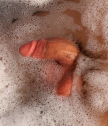 Bath Time for Damien 594163291c7af.jpg