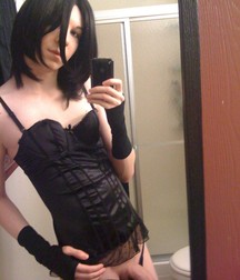 Boys in Touch With Their Feminine Side 594d5b6287bd8.jpg