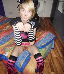 Boys in Touch With Their Feminine Side 594d5b9c026f7.jpg