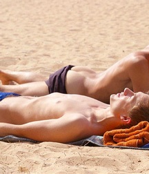 Working on His Tan 594f3a1053ade.jpg