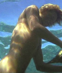 Naked Underwater 5955143fe66bf.jpg