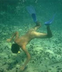 Naked Underwater 59551443cc8d2.jpg