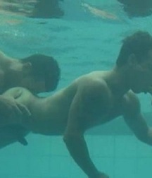 Naked Underwater 595515497c13d.jpg