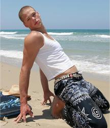 Stanley at the Beach 596bddc2ce304.jpg
