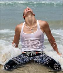 Stanley at the Beach 596bddcba1cef.jpg