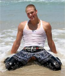 Stanley at the Beach 596bddccdcc02.jpg