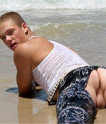 Stanley at the Beach 596bdde1b1ad9.jpg