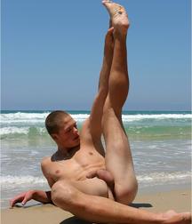 Stanley at the Beach 596bde4b62c4b.jpg