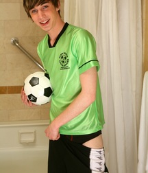 Lance Cleans Up 596c3c88bbebc.jpg