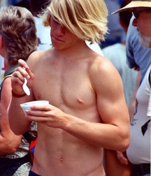 More Non-Nekkid Beauties 597528f2cdc1e.jpg