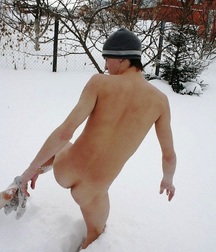 Wanking in a Winter Wonderland 5a1b4f9055dc4.jpg