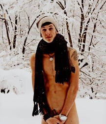 Wanking in a Winter Wonderland 5a1b4ff059d5c.jpg