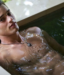 Hot Tub Hawtness 5a518c02e60a2.jpg