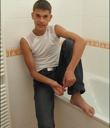 Ton Takes a Bath 5a714a935e679.jpg